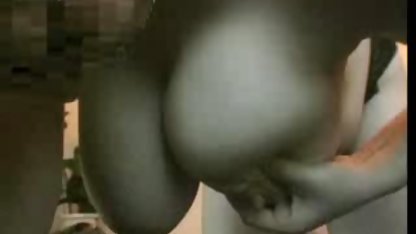 Kepala gadis itu di bokeb panjang tempat 2 RUSA