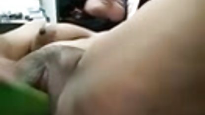 Meminta teman-temannya untuk mengajarinya bagaimana melakukan bokeb panjang anal seks.