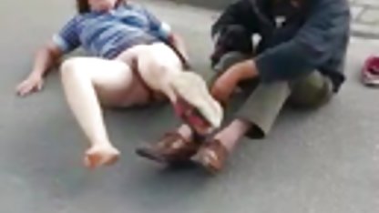 Merah, menghadapi video xxx durasi panjang duduk